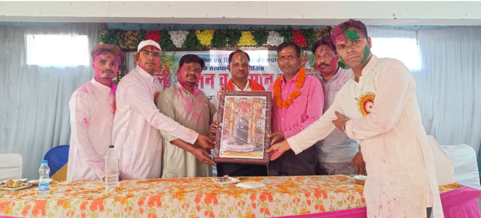 नवागढ़ में इलेक्ट्रॉनिक एवं प्रिंट मीडिया संघ का तृतीय वर्ष होली मिलन एवं सम्मान समारोह, रक्तदान शिविर भी लगा 