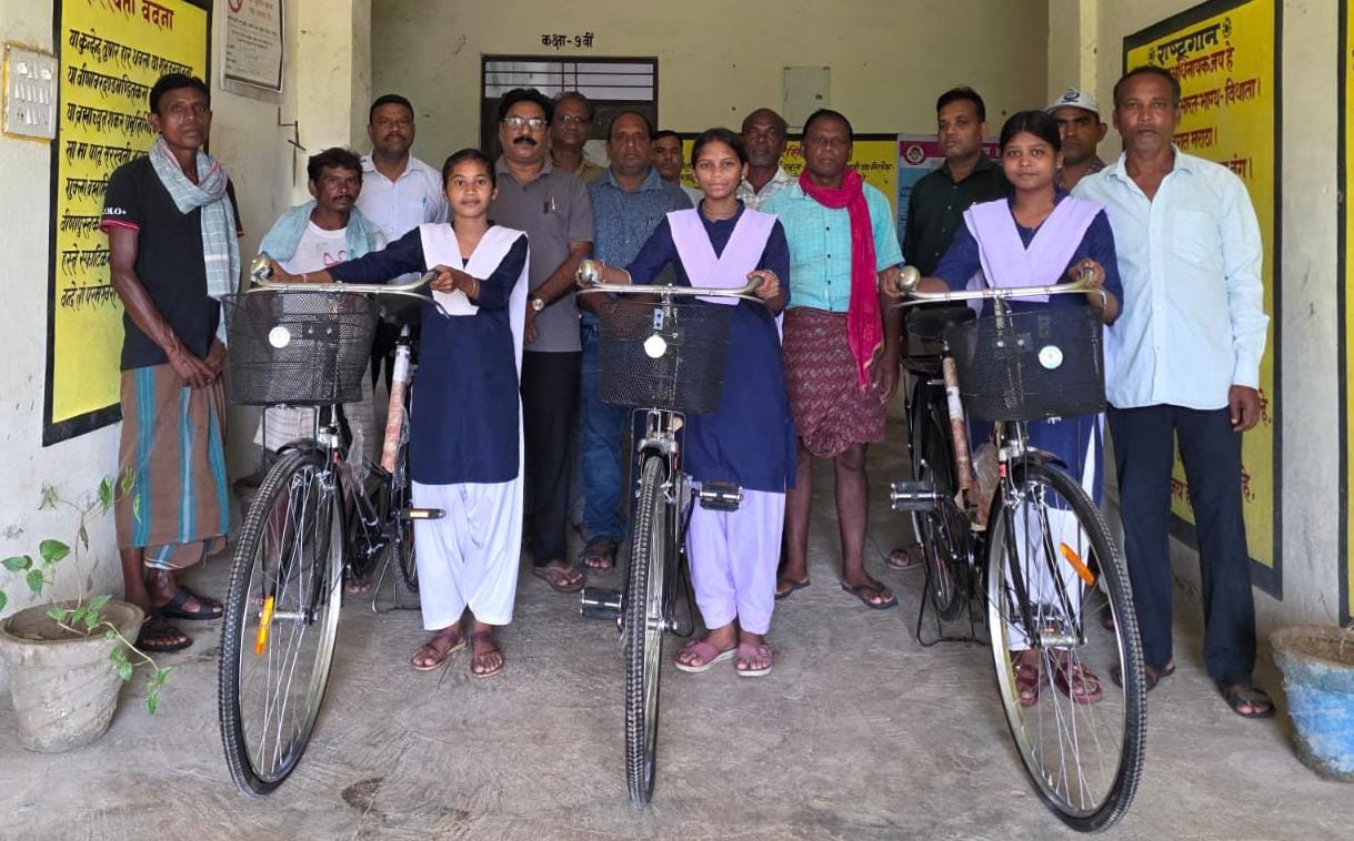 शासकीय हाई स्कूल नदीगांव में छात्राओं को मिली निःशुल्क साइकिल, सरस्वती साइकिल योजना के तहत किया गया वितरण..