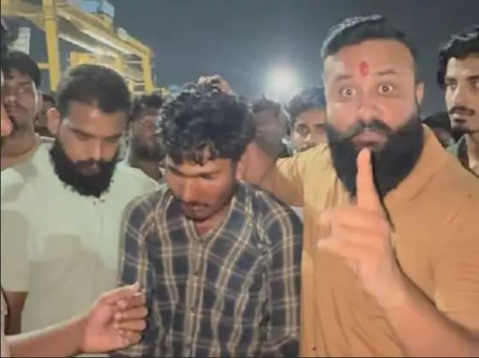 इंदौर में 'पाकिस्तान जिंदाबाद' के नारे लगाए