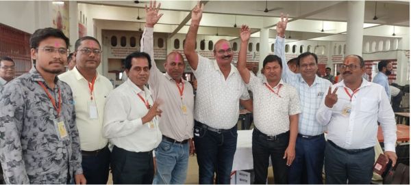 12 वर्षों के लंबे इंतजार के बाद शिक्षकों को मिली प्राचार्य पदोन्नति।  छत्तीसगढ़ शिक्षक संघ ने किया मुख्यमंत्री और शासन का आभार व्यक्त।