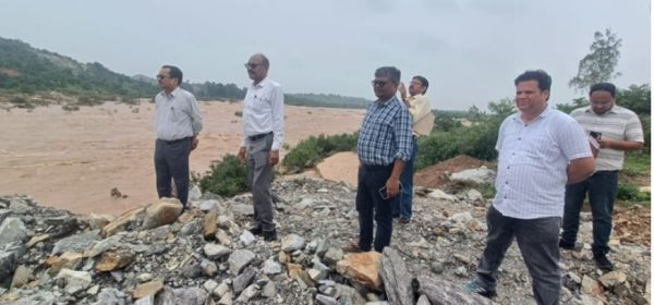 जल जीवन मिशन के तहत समूह जल प्रदाय योजना का किया गया निरीक्षण  -प्रतापपुर के बगडा-केरता समूह व भैयाथान के सारासोर समूह का किया गया निरीक्षण