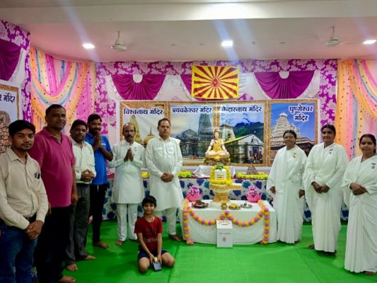 ब्रह्मकुमारीज ने श्रावण मास पर लगाया १२ ज्योतिर्लिंग की झांकी... 