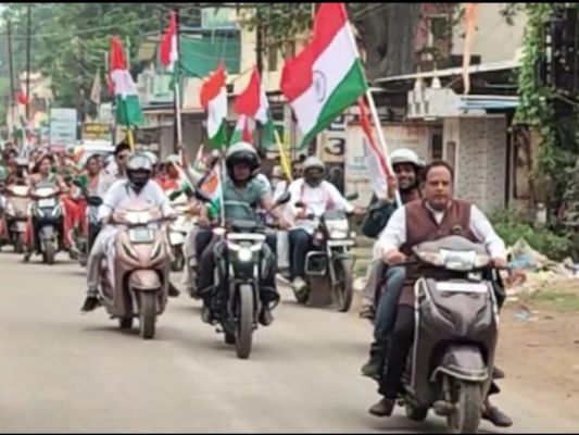 हर घर तिरंगा अभियान को लेकर निकली जागरूकता रैली...    कलेक्टर ने हर घर तिरंगा फहराने दिलाया शपथ 