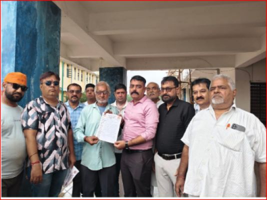 प्रतिबंधित प्रजाति की लकड़ियों के चिरान पर वन विभाग की कार्यवाही,संडी में सॉ मिल किया सील