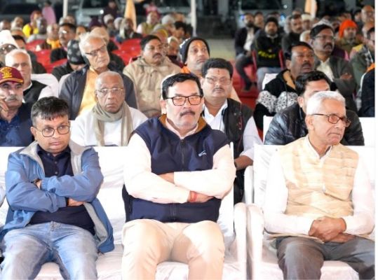 हमें अपने कर्मों के लिए फल की चिंता नहीं करनी चाहिए - डॉ स्वामी जी महाराज