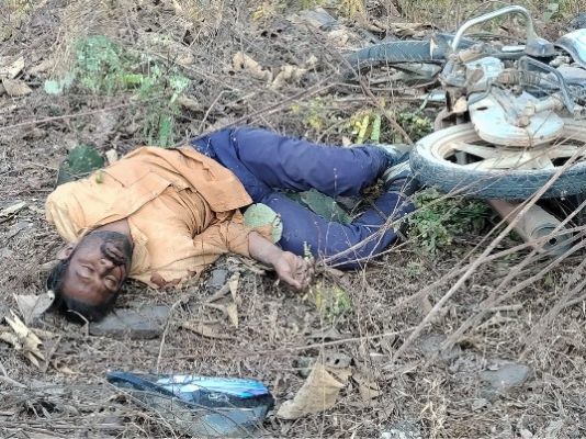 आज बिलाईगढ के पास कारीपाठ में  दोपहिया वाहन जबरदस्त सड़क दुर्घटना 