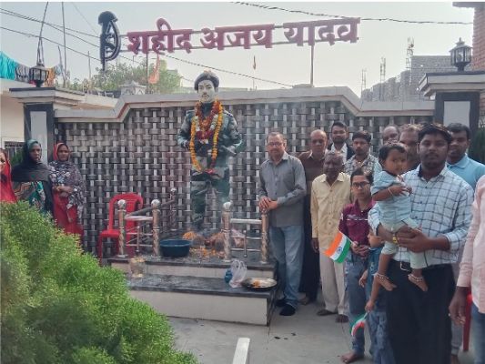 NHRCCB ने शहिद अजय यादव स्मारक में ध्वजारोहण किया गया। 