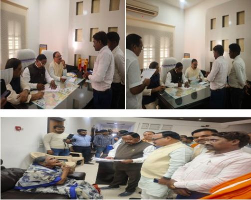 मा रामविचार नेताम जी (केबिनेट मंत्री छ ग) व  जगन्नाथ पाणिग्राही जी वरिष्ठ उपाध्यक्ष भाजपा ने कार्यकर्ताओं के समस्याओं का  किया समाधान ।