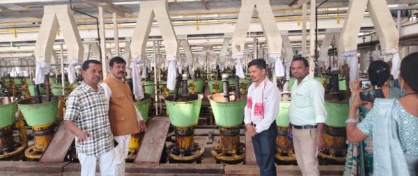 बनासकांठा की बनास डेयरी और आनंद के अमूल में आधुनिक प्रबंधन के गुर सीख रहे छत्तीसगढ़ के ग्रामीण, बस्तर का भी प्रतिनिधिमंडल शामिल