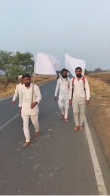 कोसीर(सारंगढ़)से 70 किलोमीटर पैदल चलकर पहुँचे गिरौदपुरी धाम 