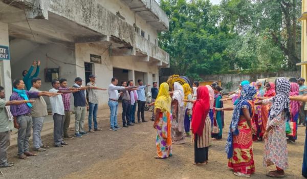 नगर पालिका द्वारा वार्ड क्र 11 में अवैध अतिक्रमण हटाने की कार्यवाही की गई