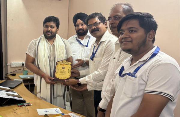 मानवाधिकार संरक्षण को जन-जन का अभियान बनाने का आह्वान,  झारखंड टीम ने राष्ट्रीय अध्यक्ष डॉ. रणधीर कुमार से की शिष्टाचार भेंट।