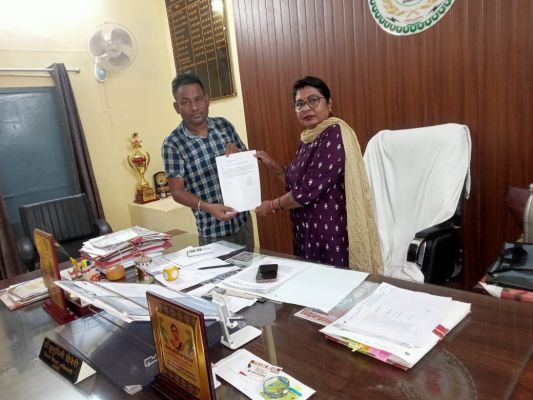50 बच्चों की पढ़ाई एक शिक्षक के भरोसे, नगझर प्राथमिक शाला में शिक्षकों की कमी   पूर्व सरपंच ने जिला शिक्षा अधिकारी से दो अतिरिक्त शिक्षकों की मांग की