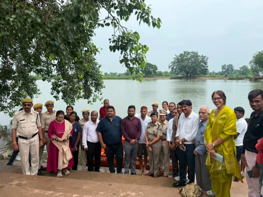 मॉकड्रिल: बाढ़ में डूब रहे लोगों को रेस्क्यू टीम ने तुरंत बचाया बाढ़ आपदा से निपटने की तैयारियों को परखा, रामगढ़ में हुआ मॉक एक्सरसाइज