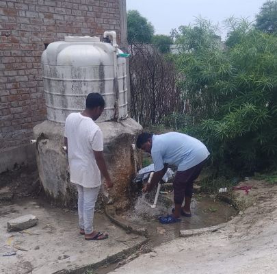 मुंगेली मितान की त्वरित पहल से दो माह से बंद बोरपंप हुआ चालू  शिकायत मिलते ही विभाग ने शुरू की कार्रवाई, ढोढमा के ग्रामीणों को मिली पेयजल समस्या से राहत